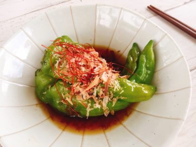 鰹節をかけた万願寺とうがらし