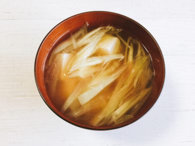 豆腐とミョウガの味噌汁の画像